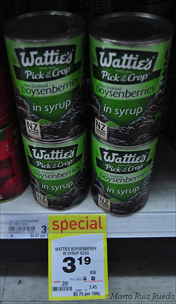 Latas de boysenberries en sirope distribuidas por Wattie's
