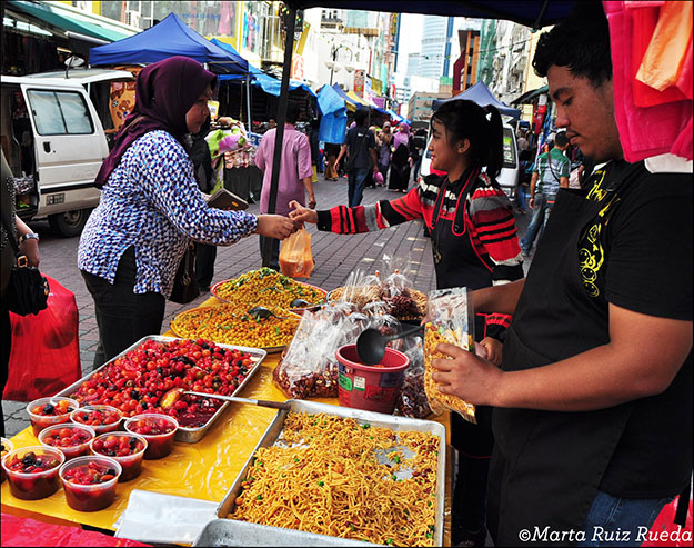 Puesto de comida en la calle