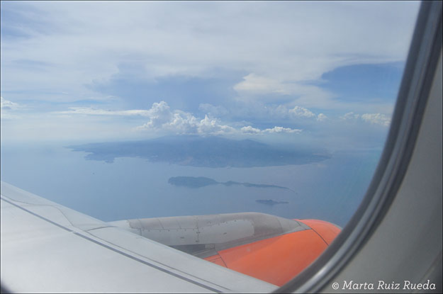 En el avión llegando a Manila