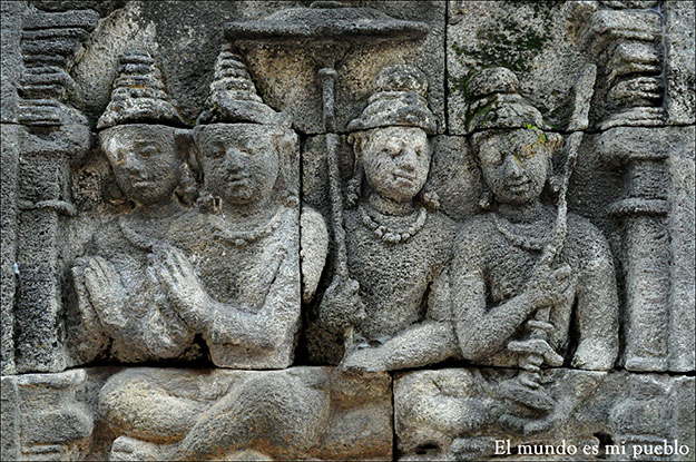 Relieves del nivel del mundo con formas